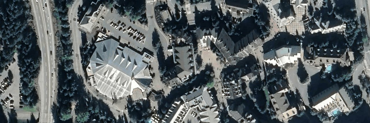 Hearthstone Lodge / Whistler Village building photo