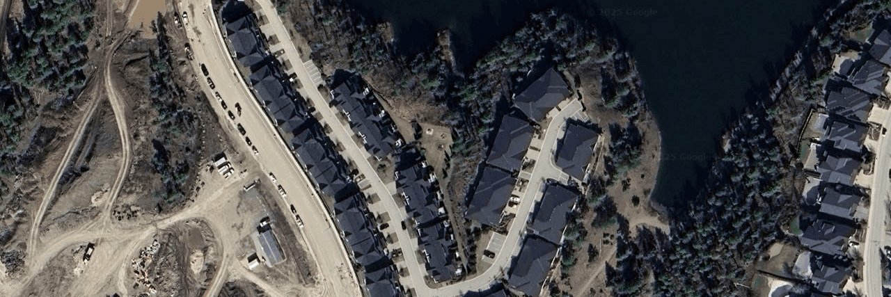 Strata Building building photo