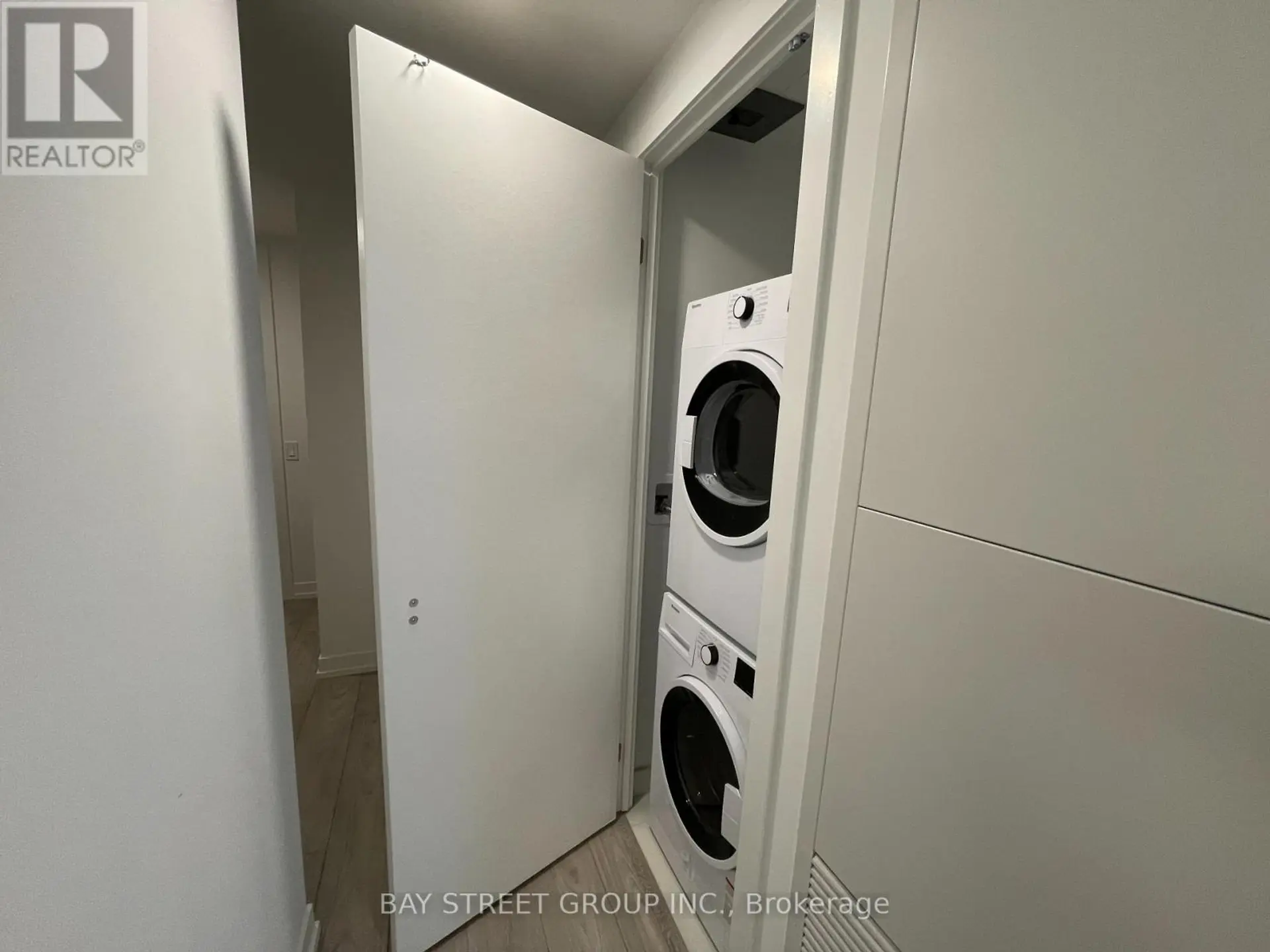 #2701 82 DALHOUSIE STREET - Image 2