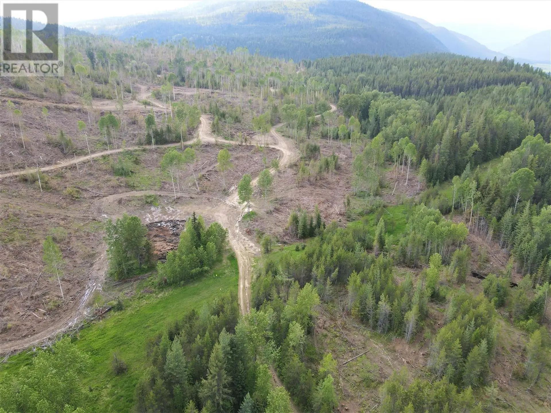 Property at 9468 3 HIGHWAY, Yahk, BC