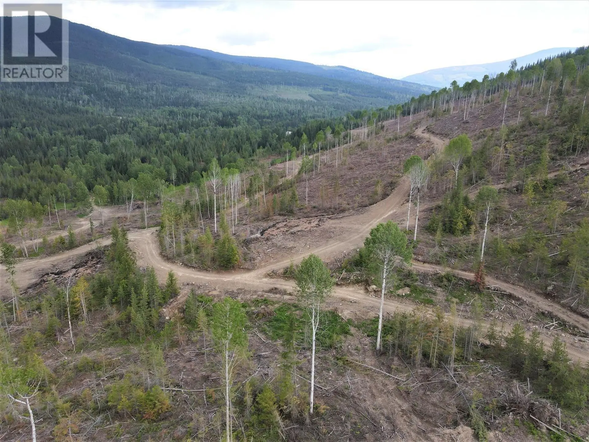 Property at 9468 3 HIGHWAY, Yahk, BC