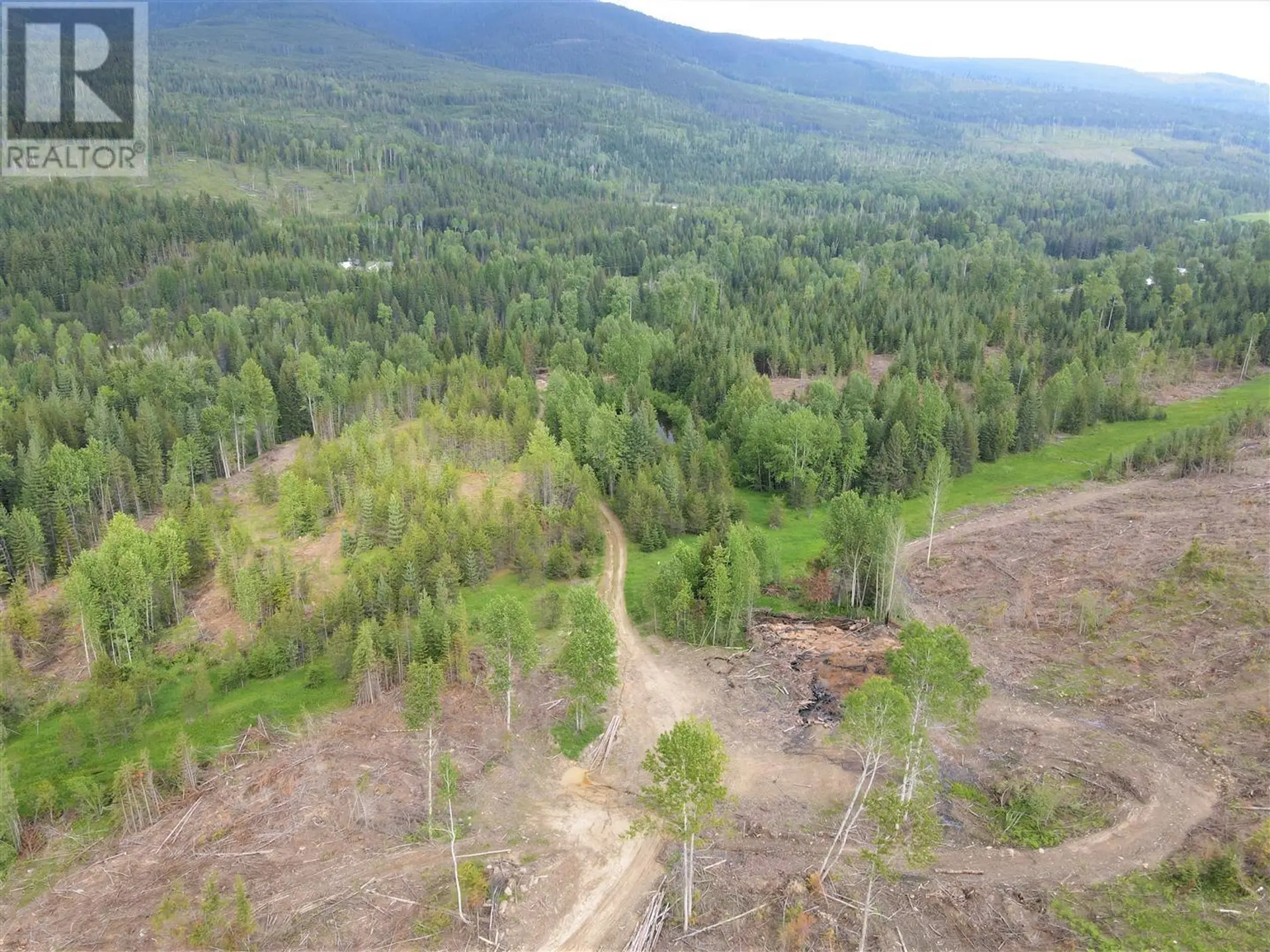 Property at 9468 3 HIGHWAY, Yahk, BC