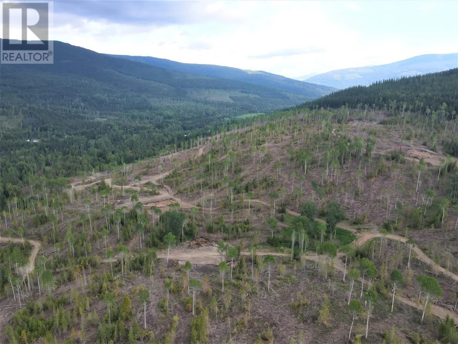 Property at 9468 3 HIGHWAY, Yahk, BC