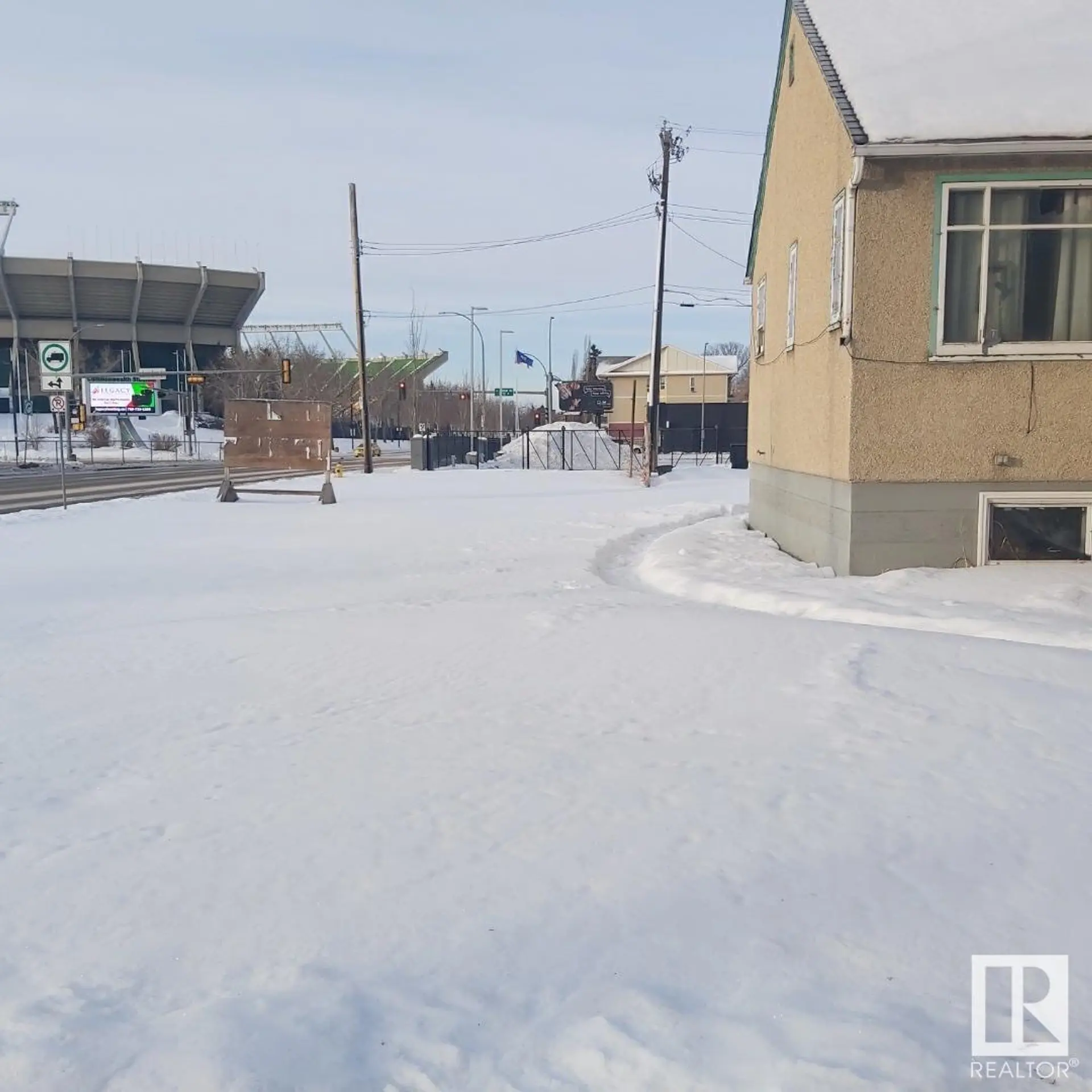 11206 85 ST NW - Image 1