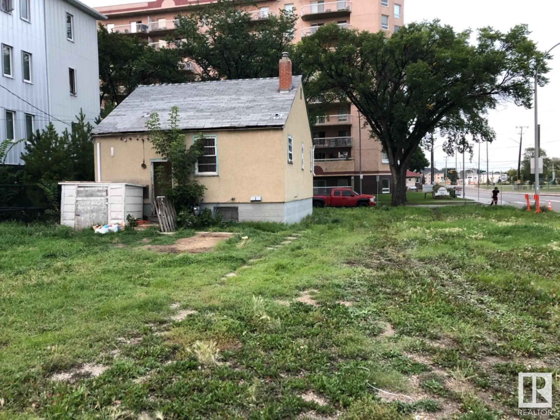 11206 85 ST NW - Image 12