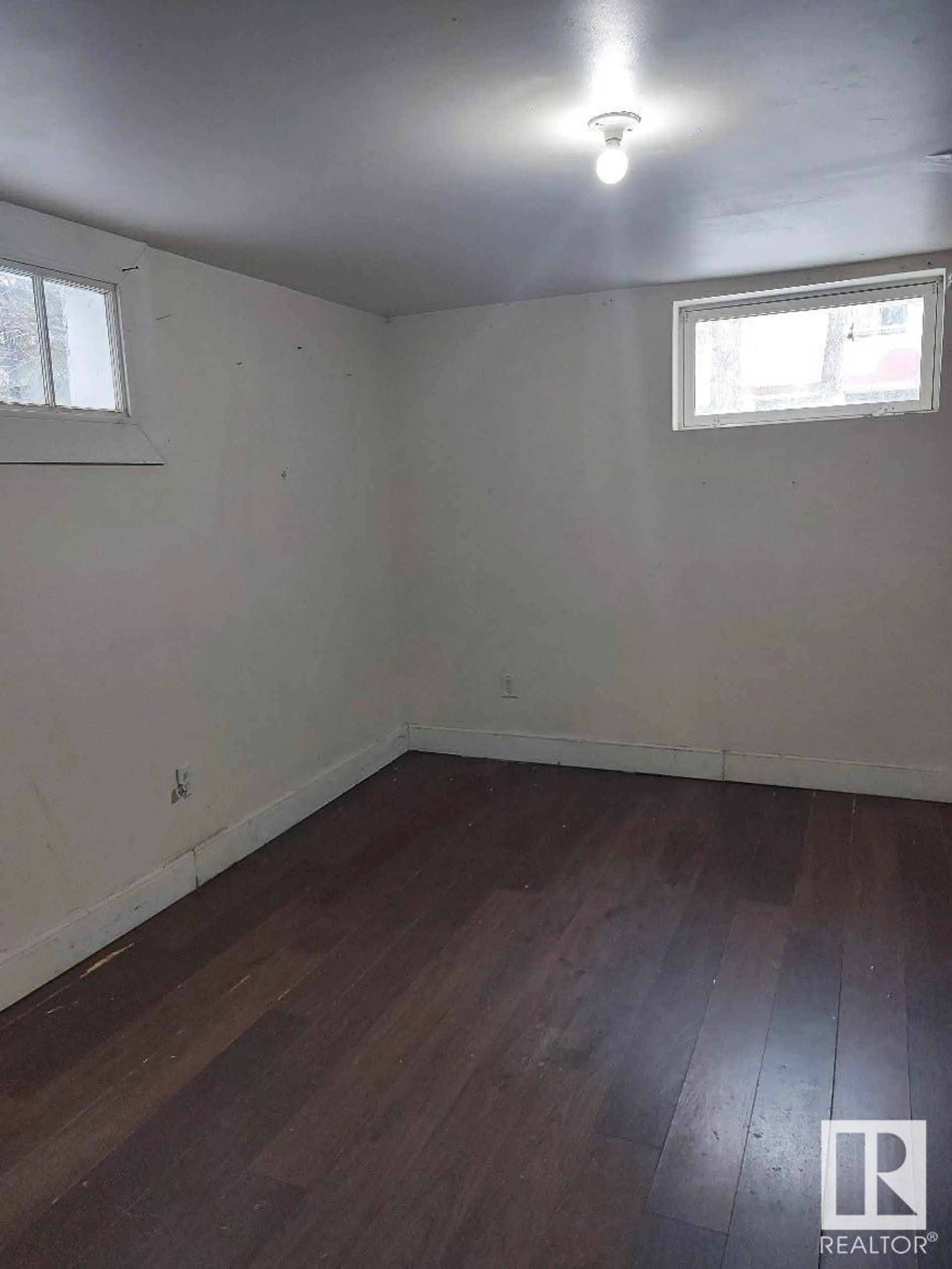 11206 85 ST NW - Image 5