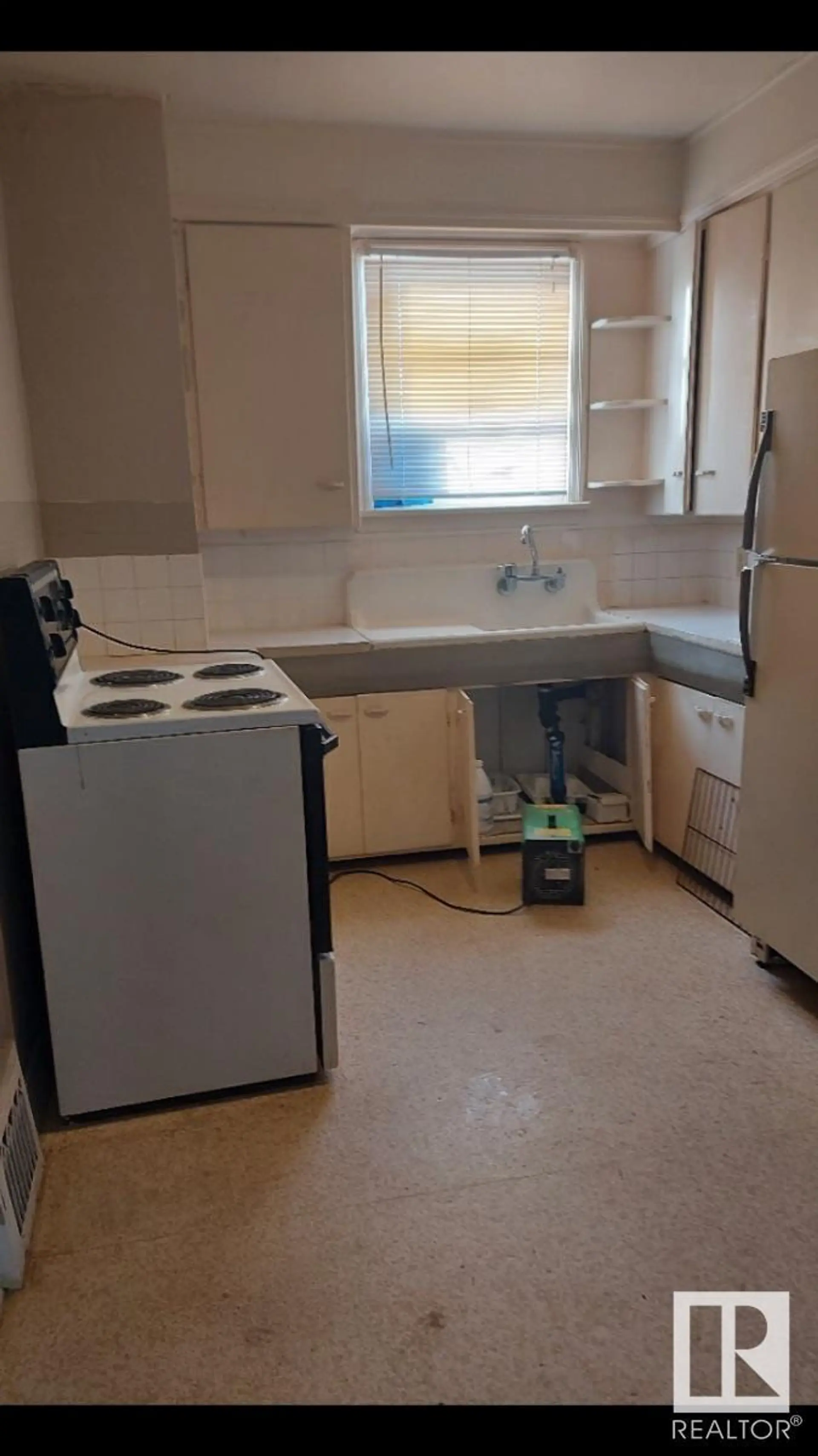 11206 85 ST NW - Image 14