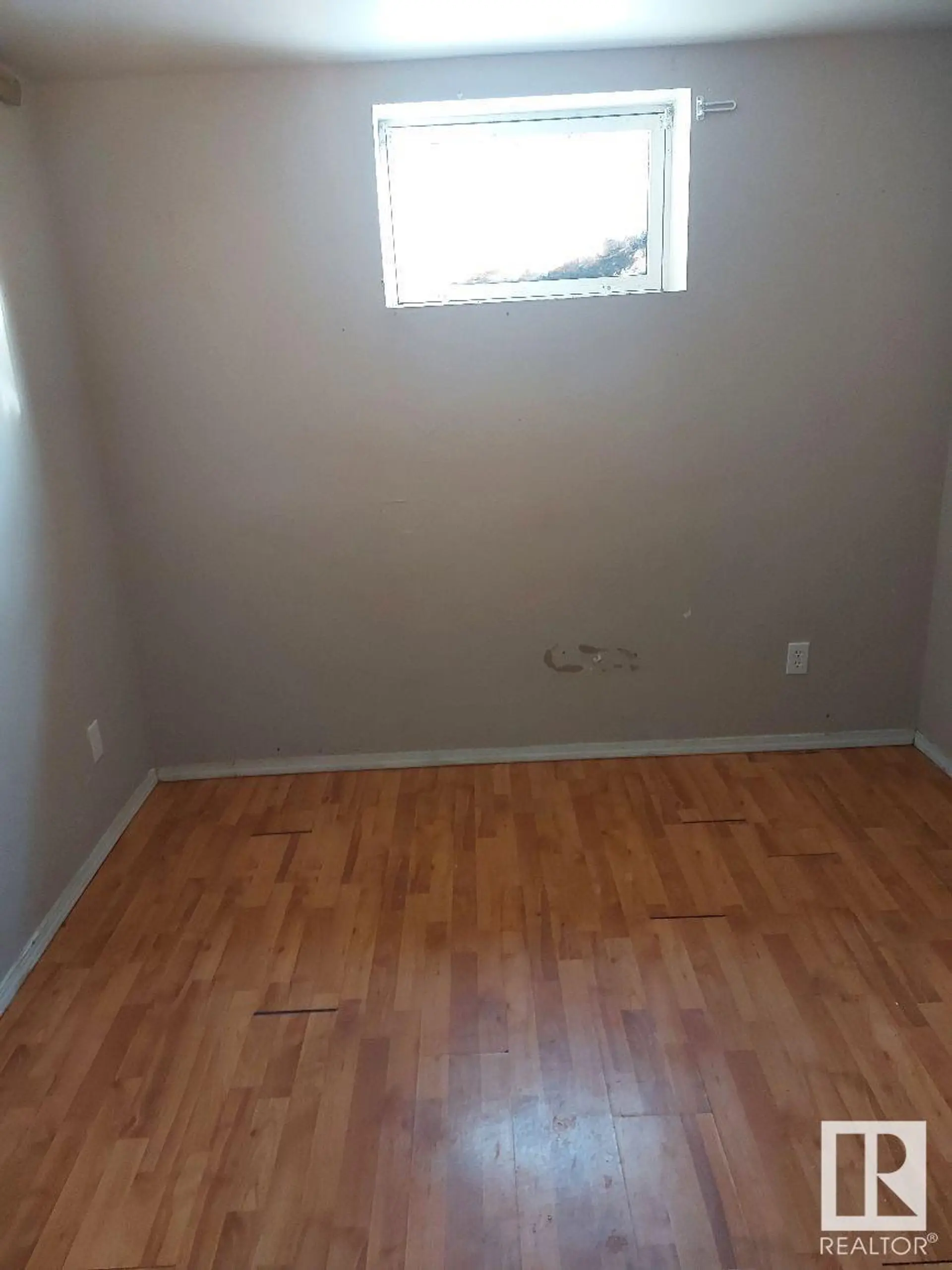 11206 85 ST NW - Image 8