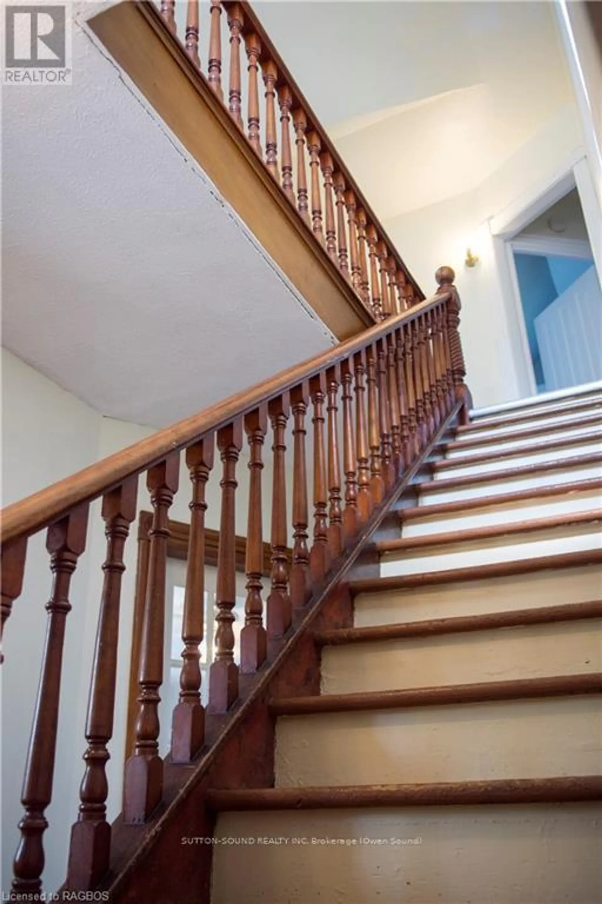 8 ELIZABETH DRIVE - Image 12