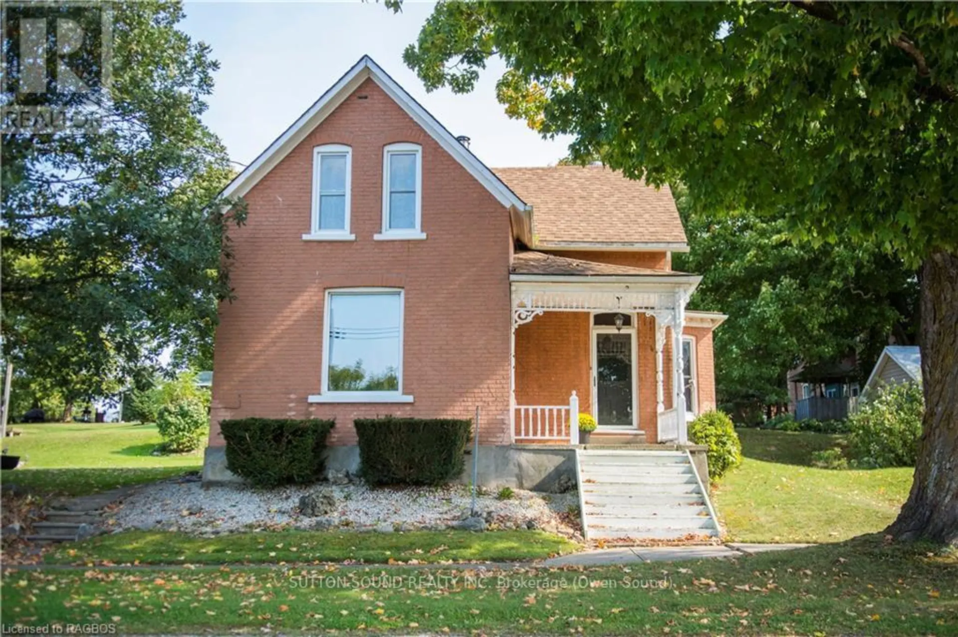8 ELIZABETH DRIVE - Image 2