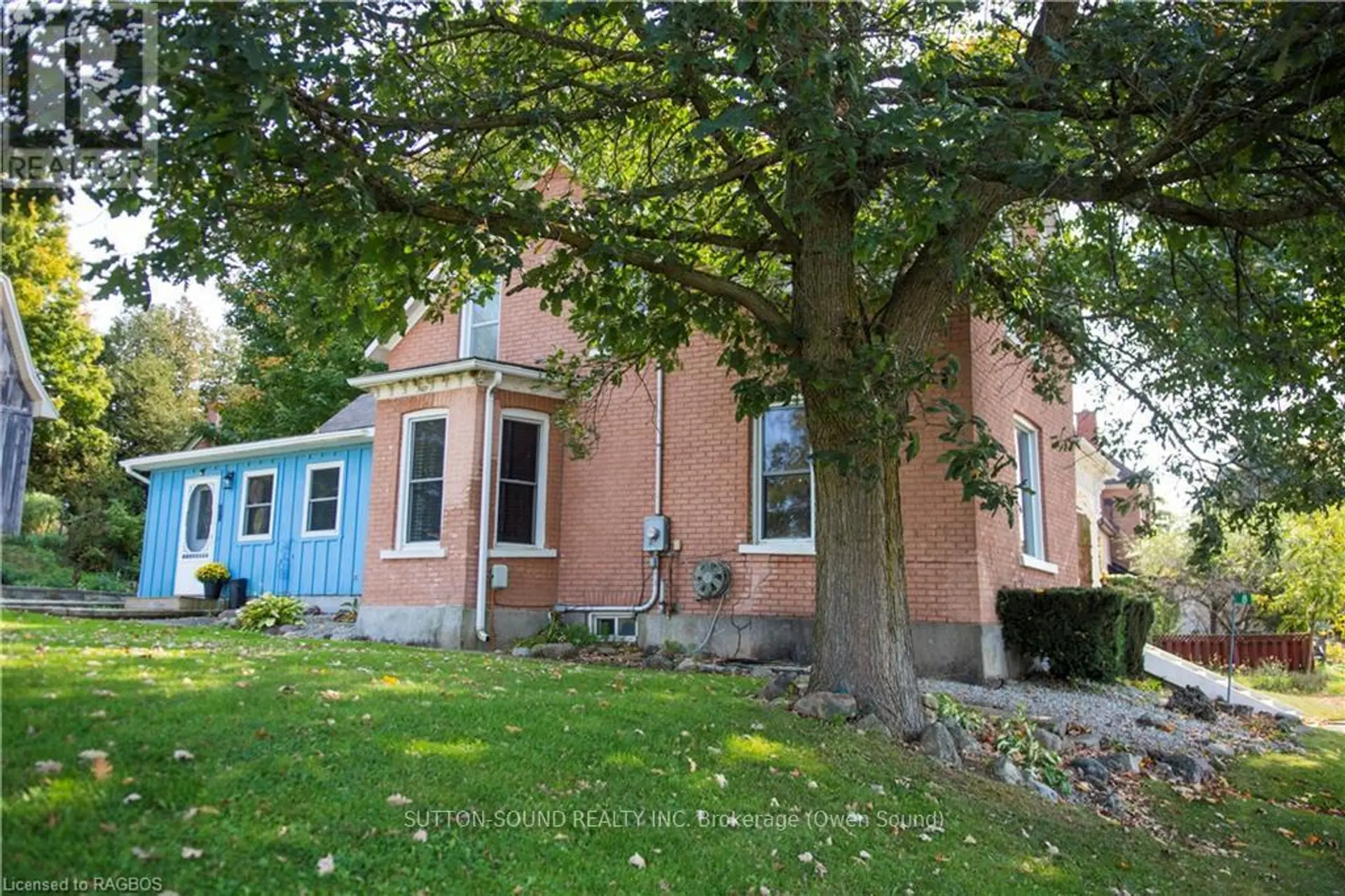 8 ELIZABETH DRIVE - Image 3