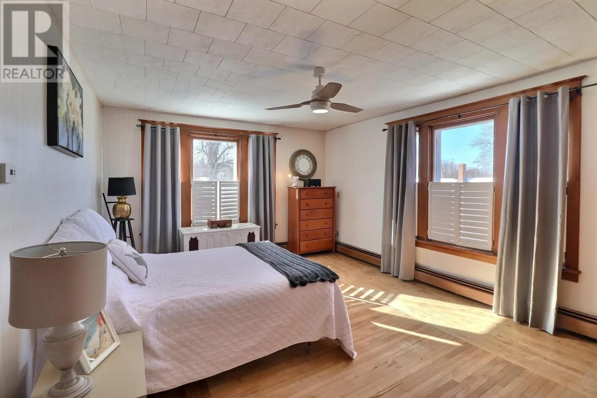 610 Main Street - Image 14