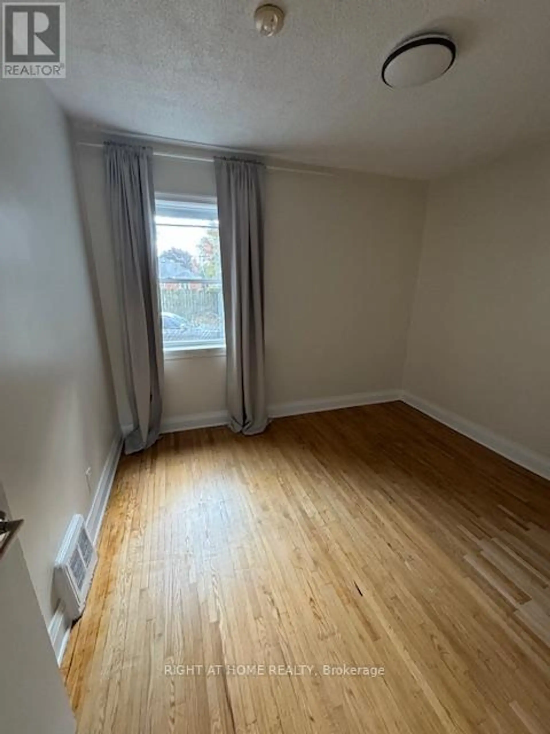 227 SHEPPARD AVENUE W - Image 10