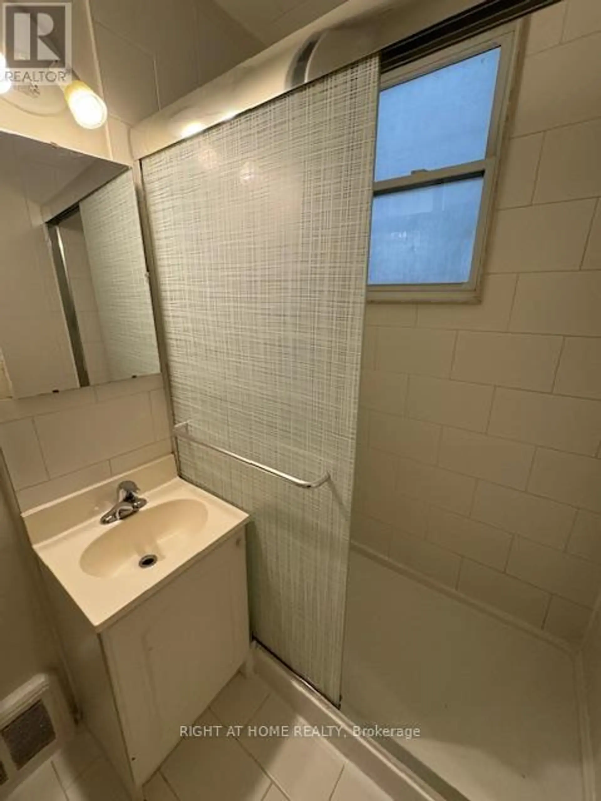 227 SHEPPARD AVENUE W - Image 9