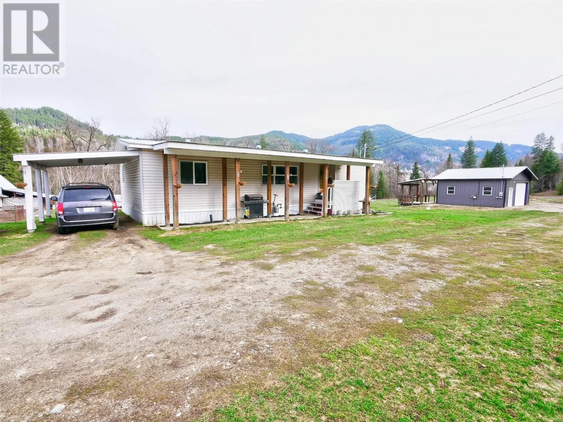 Property at 1410 HIGHWAY 3B, Montrose, BC