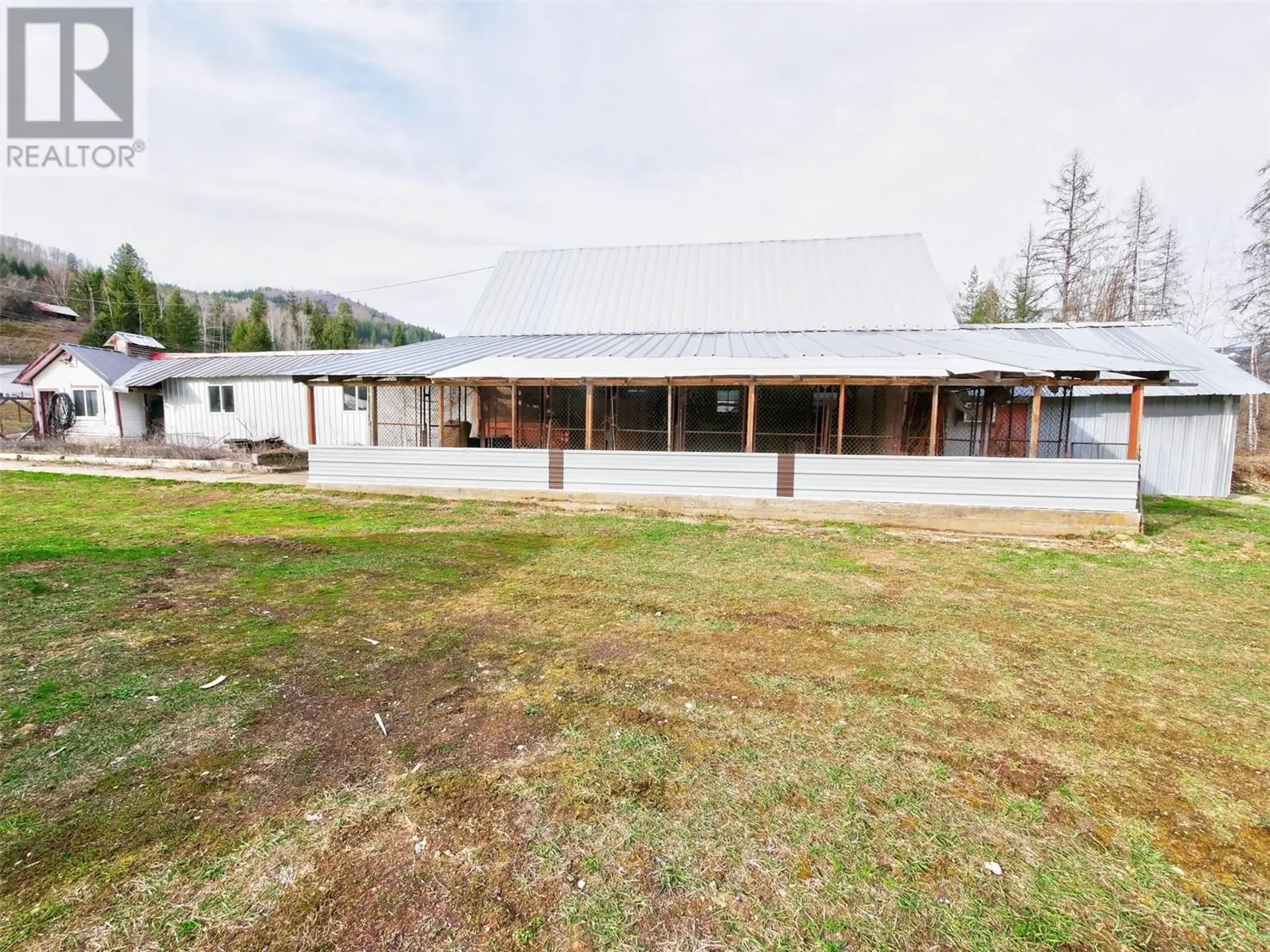 Property at 1410 HIGHWAY 3B, Montrose, BC