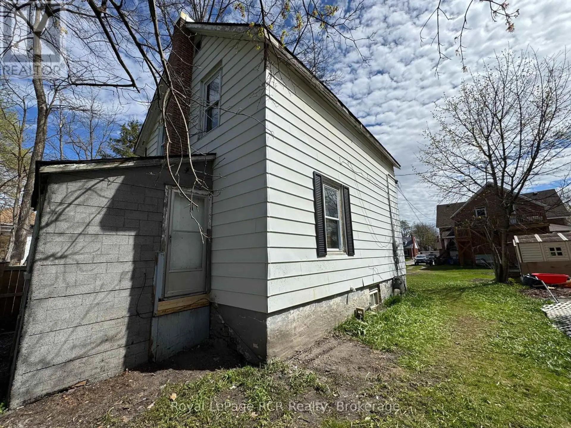 966 3RD AVENUE W - Image 2