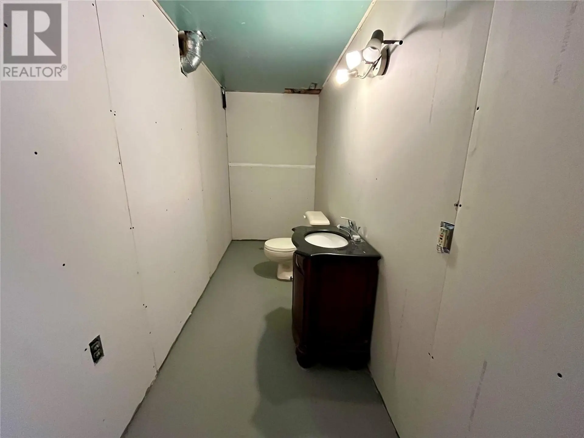 Property at 140 SPRUCE AVENUE, Tumbler Ridge, BC