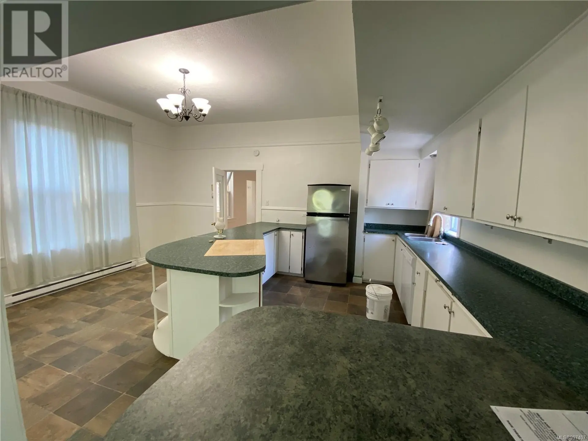 Property at 1729 FOUL BAY RD, Oak Bay, BC