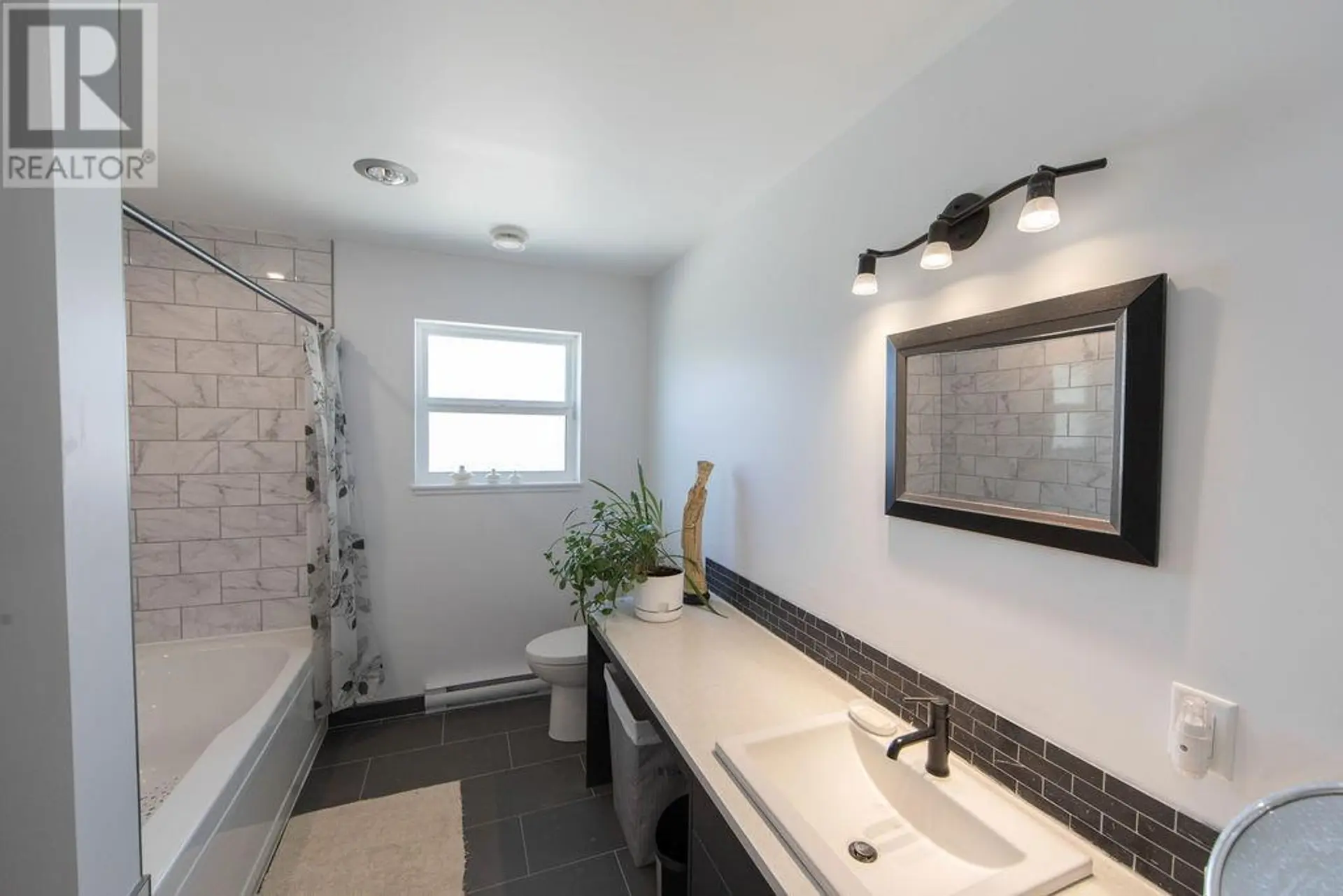 Property at 215 COTSWOLD ROAD, Nakusp, BC