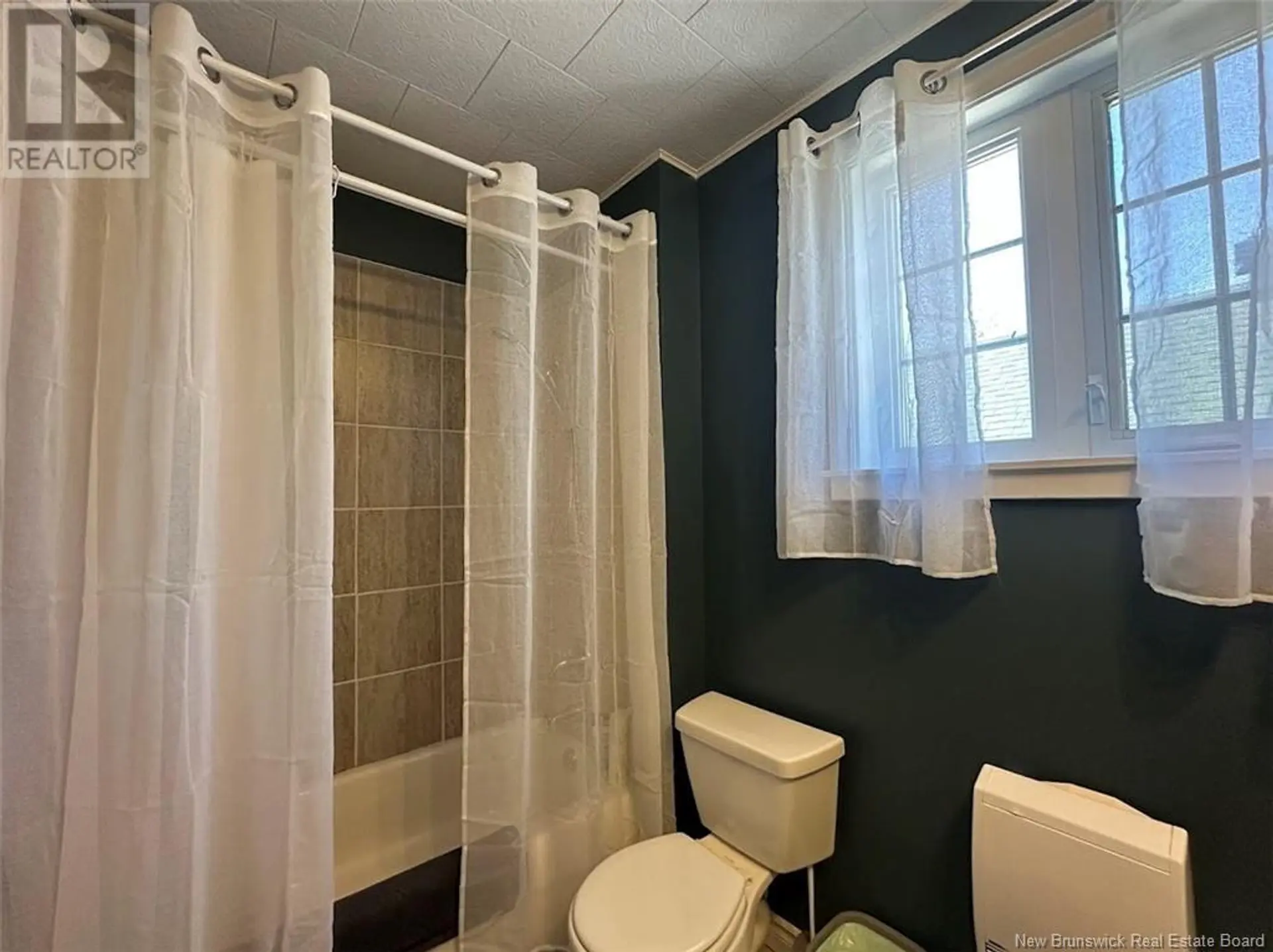 30 FRASER AVENUE - Image 12