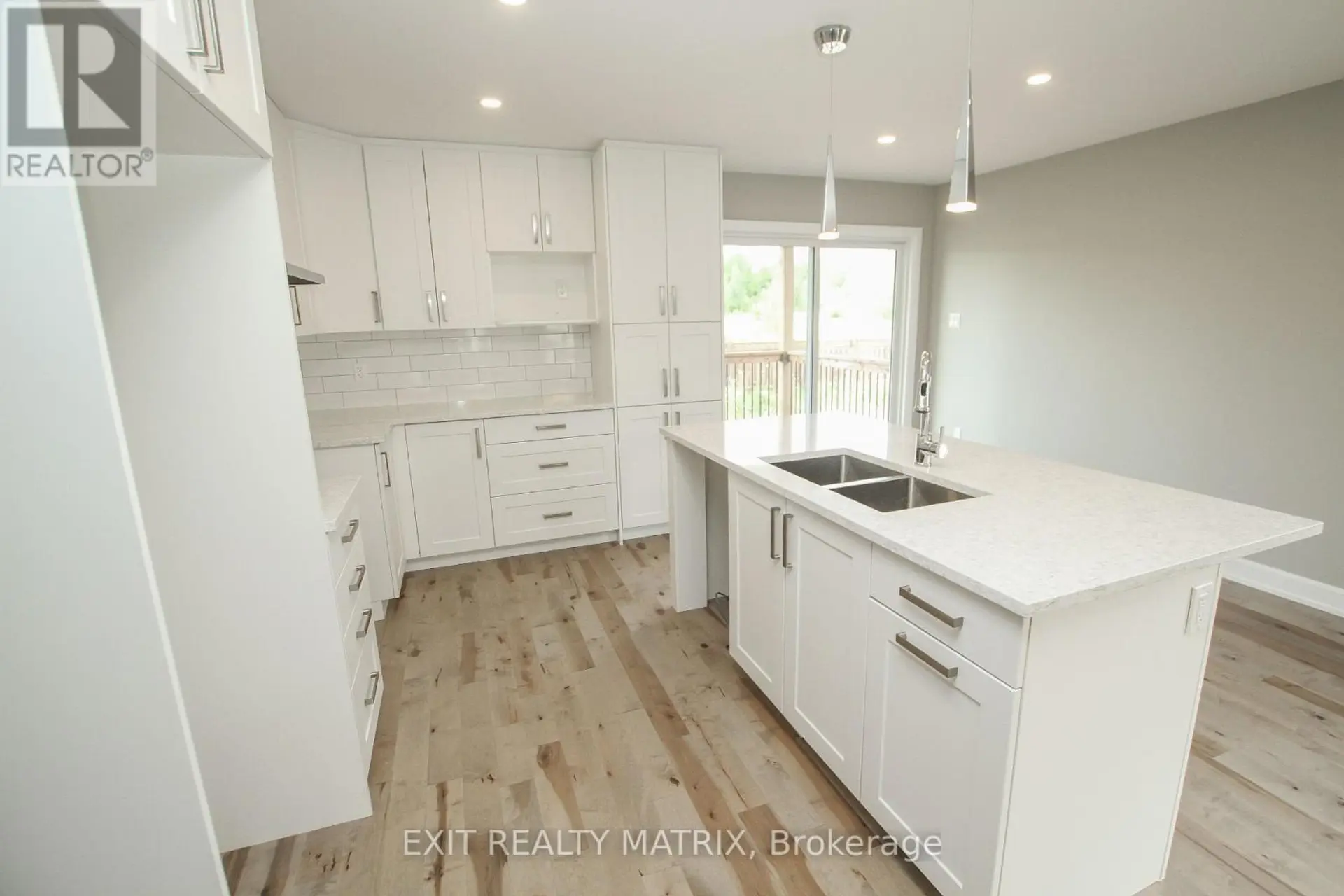 1401 CAROLINE COURT - Image 11