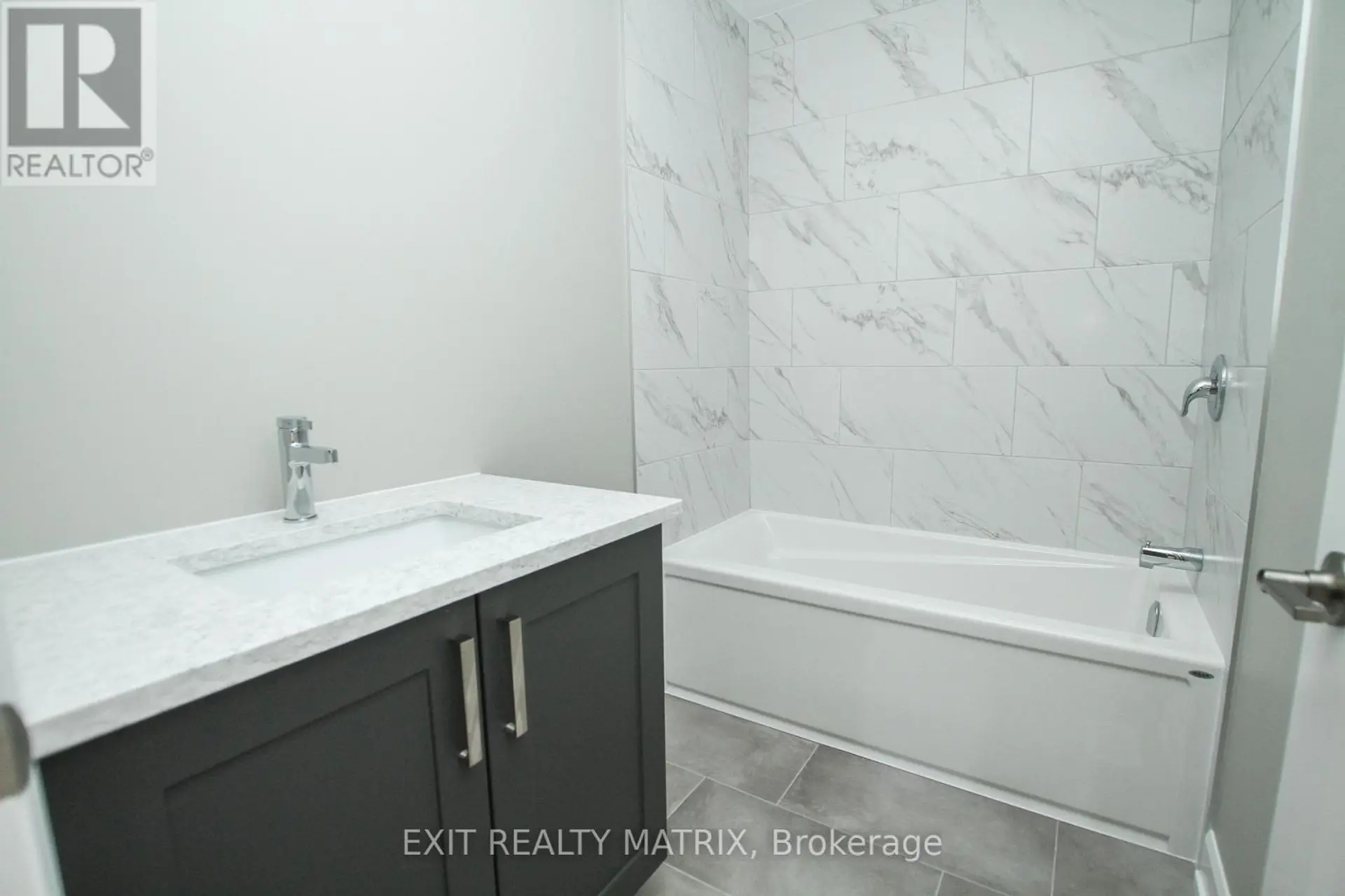 1401 CAROLINE COURT - Image 12