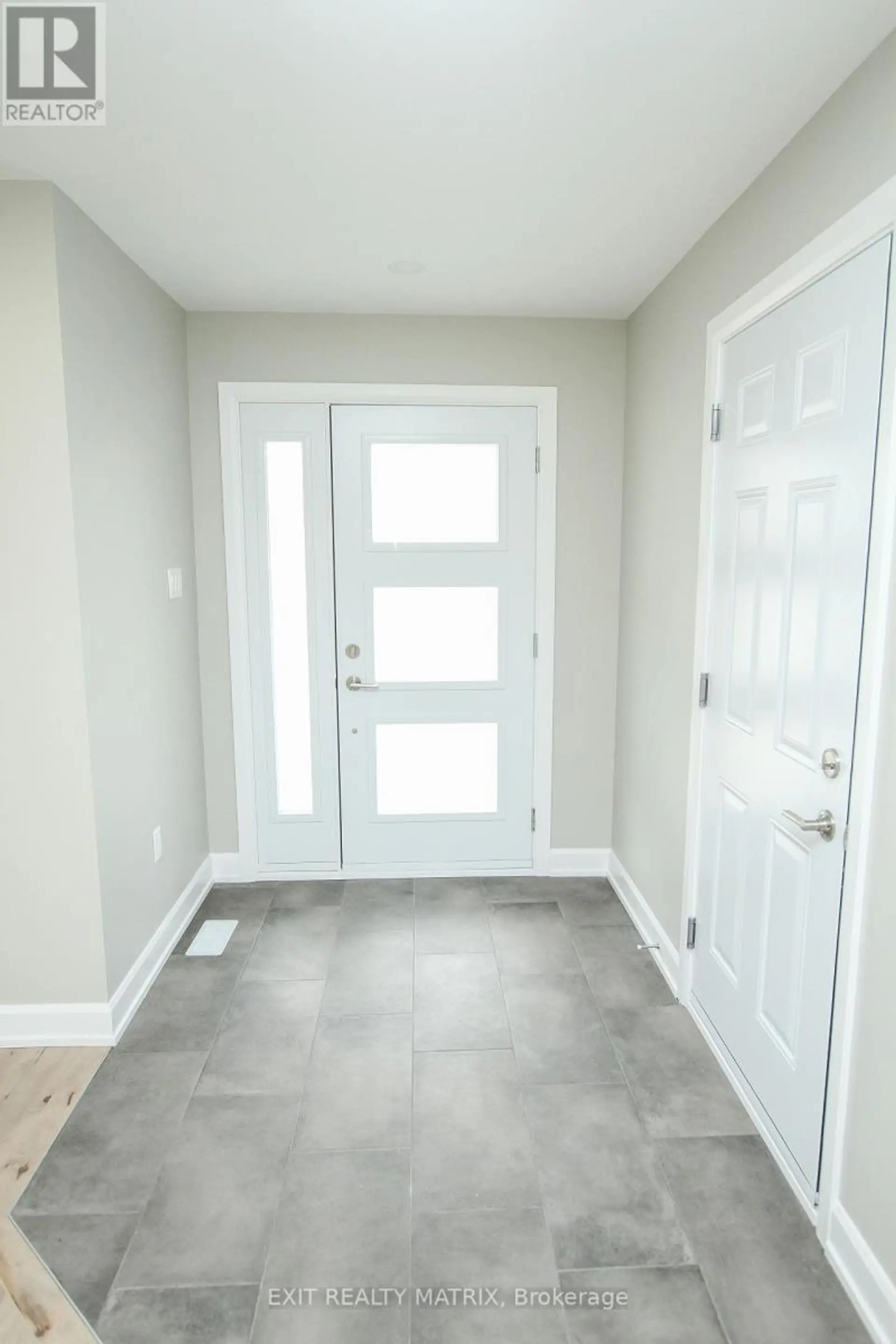 1401 CAROLINE COURT - Image 2