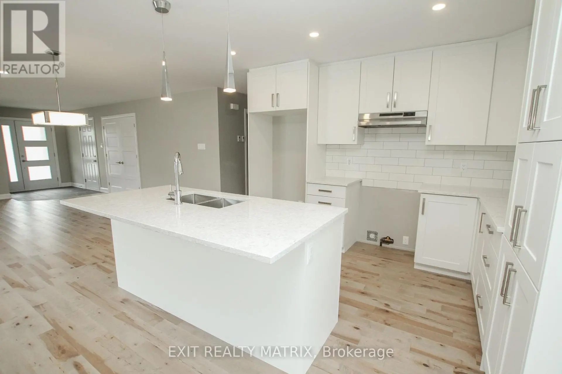 1401 CAROLINE COURT - Image 9