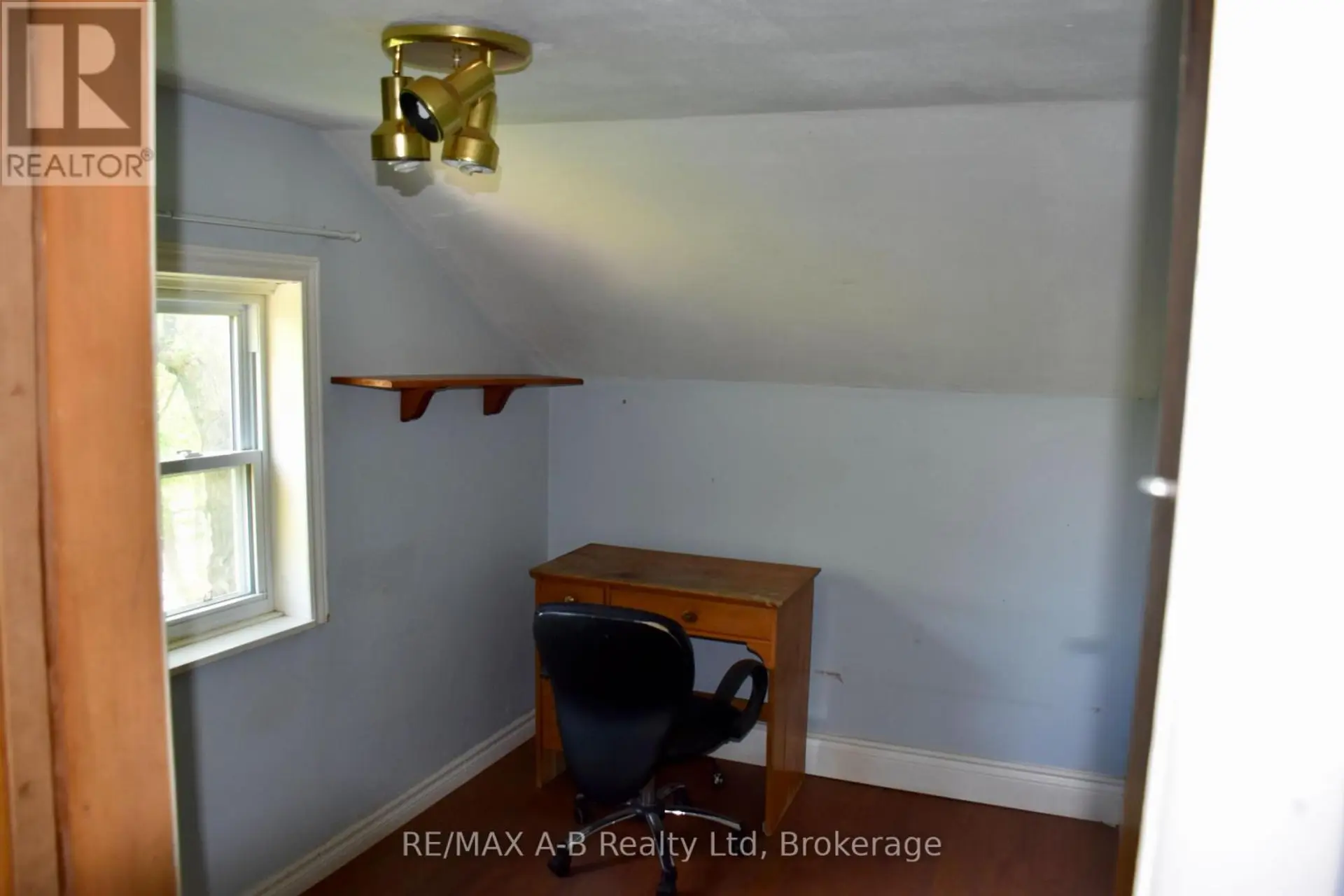 86 SALINA STREET N - Image 12