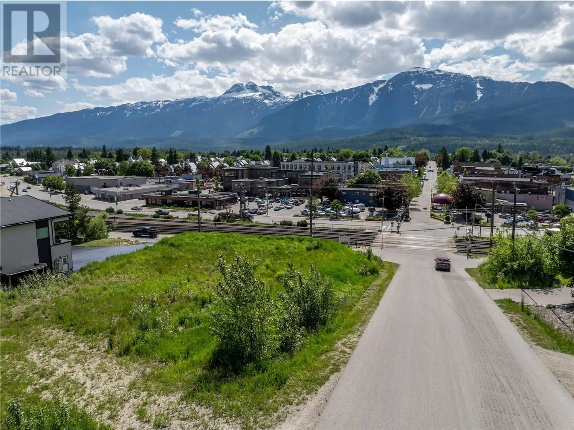 Property at 98 TRACK STREET, Revelstoke, BC