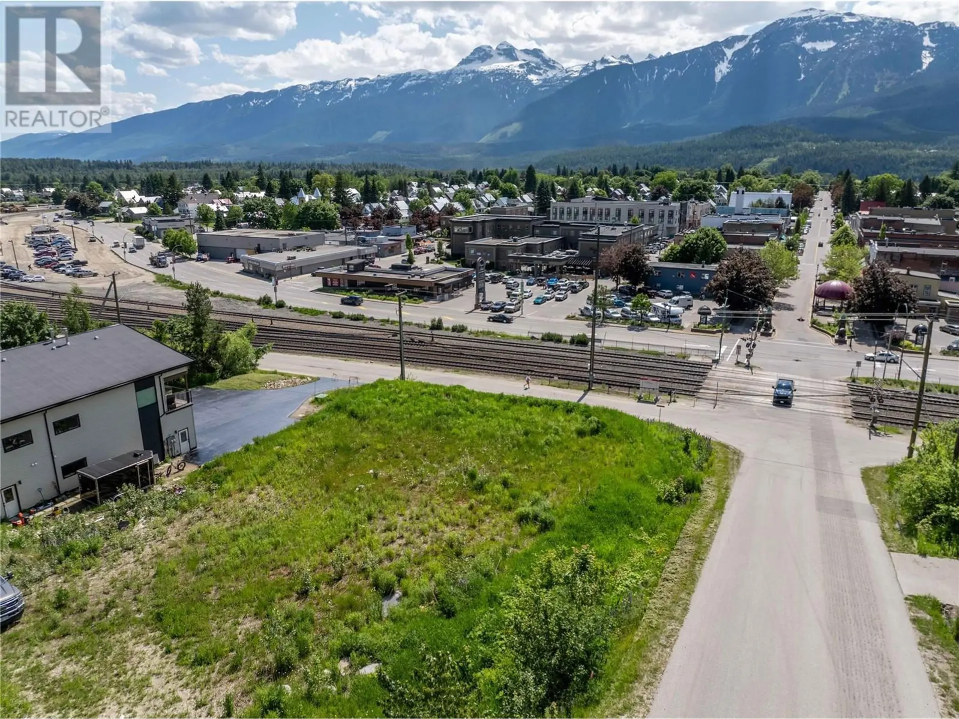 Property at 98 TRACK STREET, Revelstoke, BC