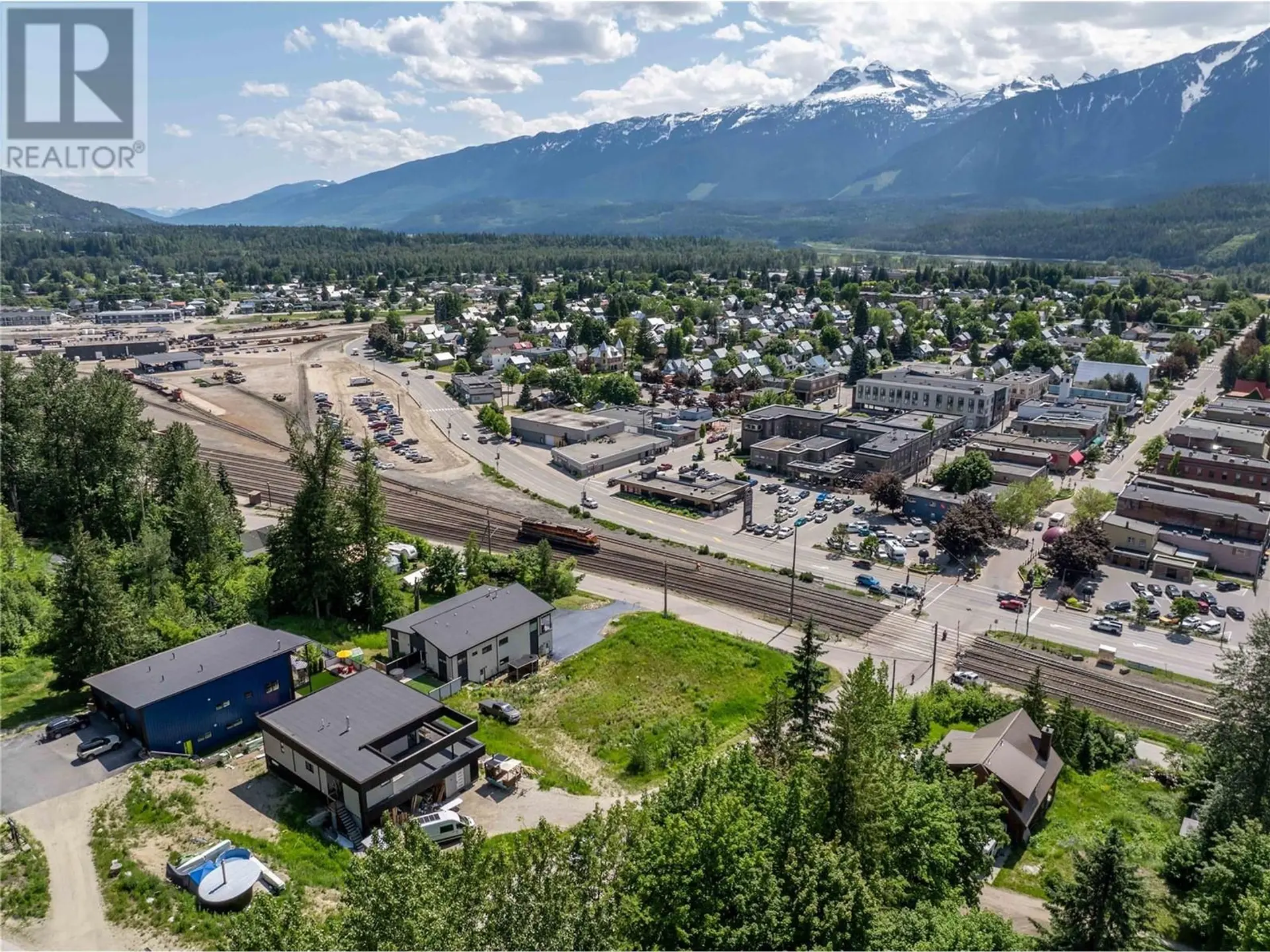 Property at 98 TRACK STREET, Revelstoke, BC