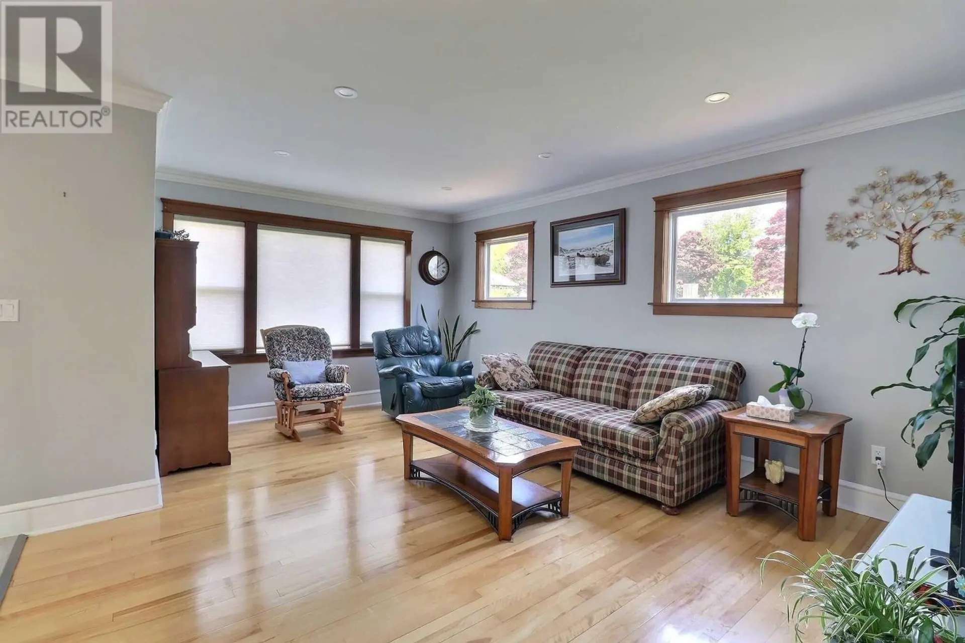 22 MAPLE AVENUE - Image 3