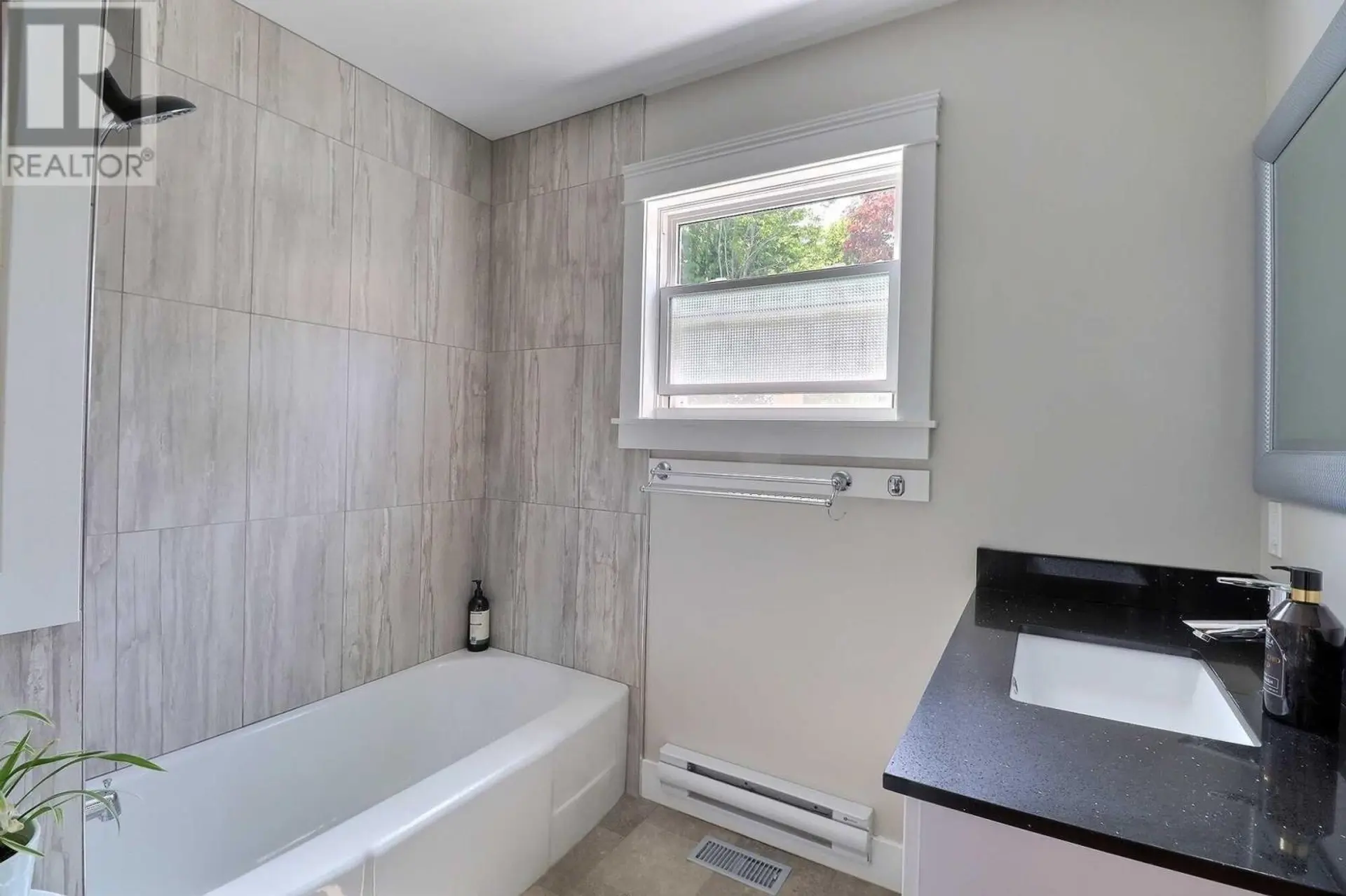 22 MAPLE AVENUE - Image 8