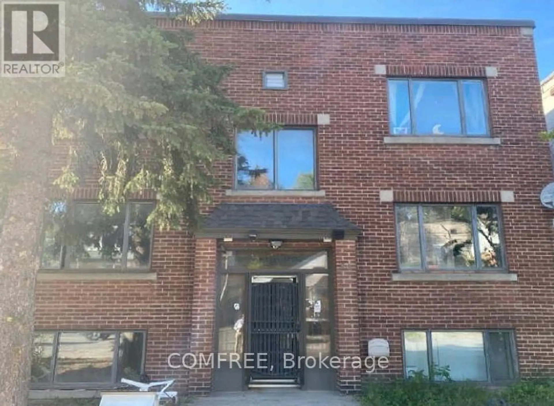 90 RIVERSIDE DRIVE - Image 1