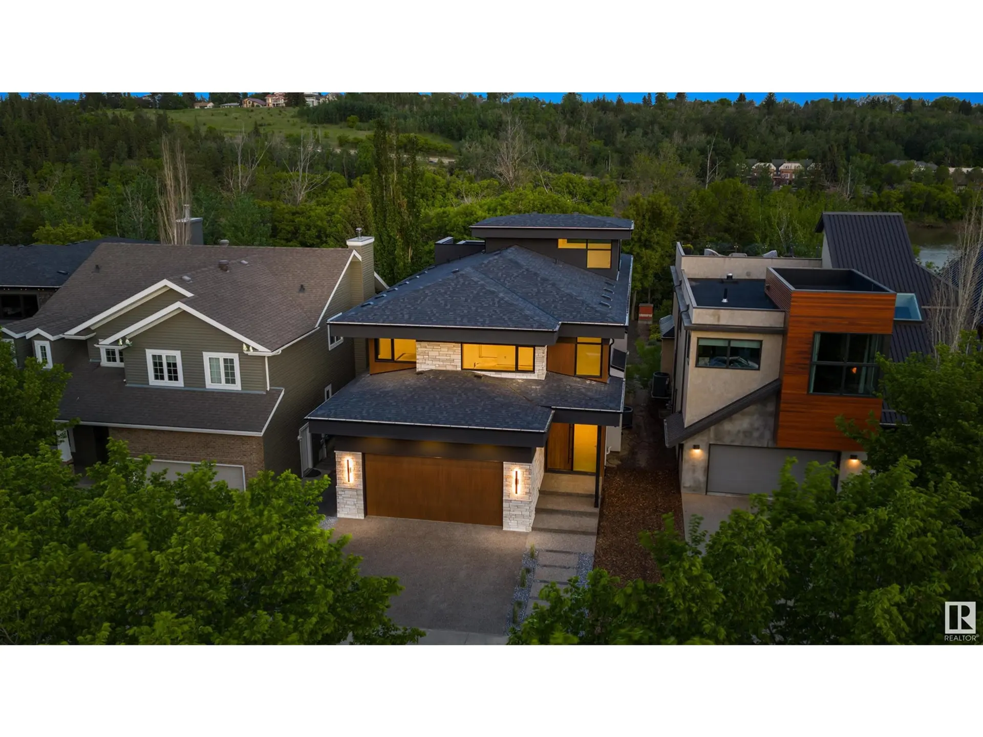 8807 99 AV NW - Image 1