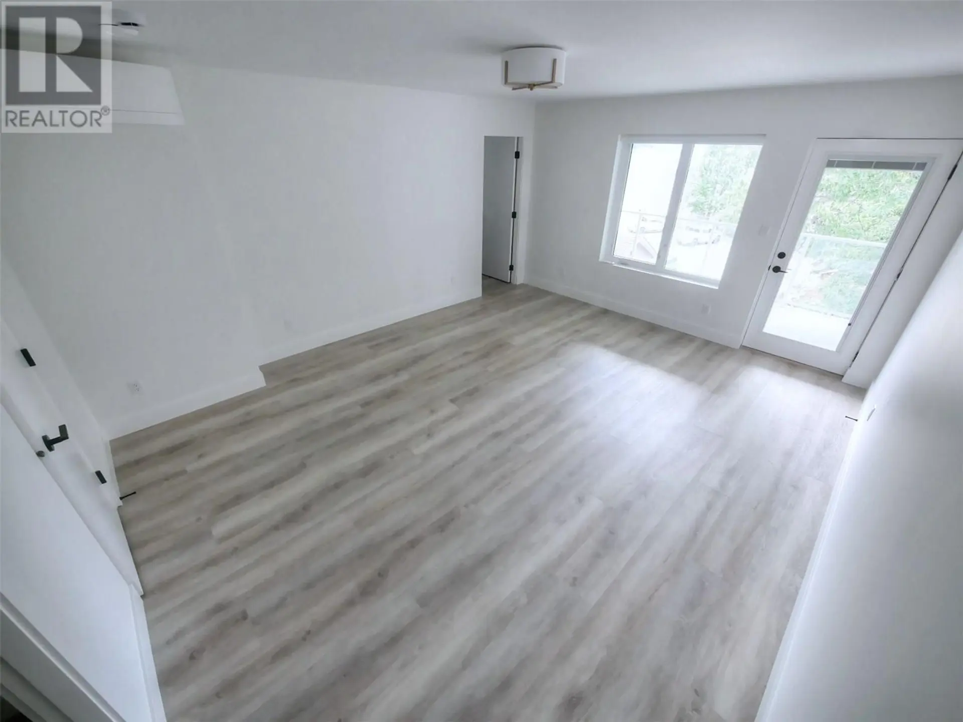 Property at #3 88 NELSON AVENUE S, Nakusp, BC