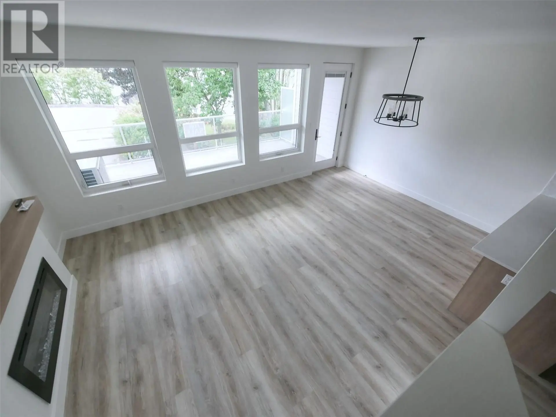 Property at #3 88 NELSON AVENUE S, Nakusp, BC