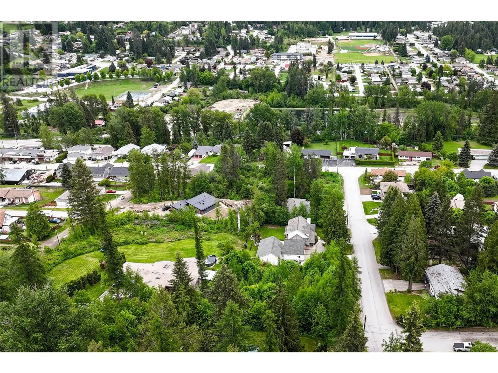 Property at 28 EVERGREEN AVENUE, Fruitvale, BC