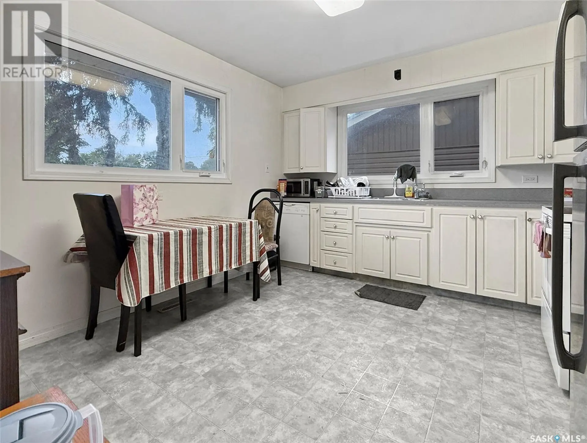 355 3RD AVENUE SE - Image 3
