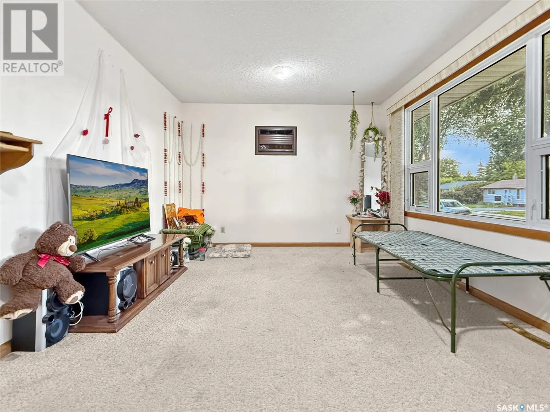 355 3RD AVENUE SE - Image 4