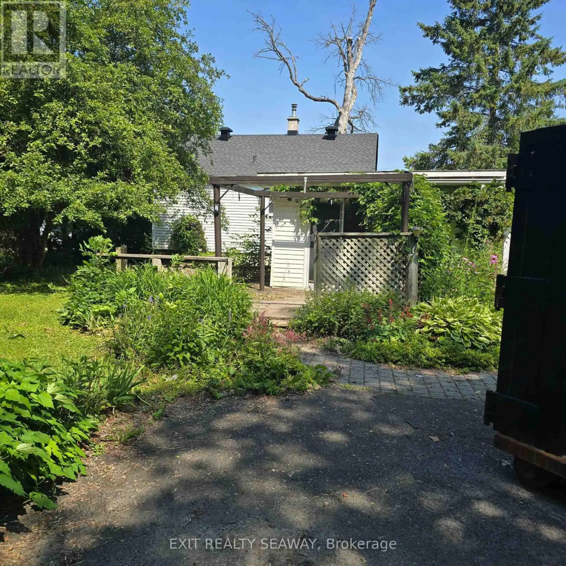 8154 VICTORIA STREET - Image 13