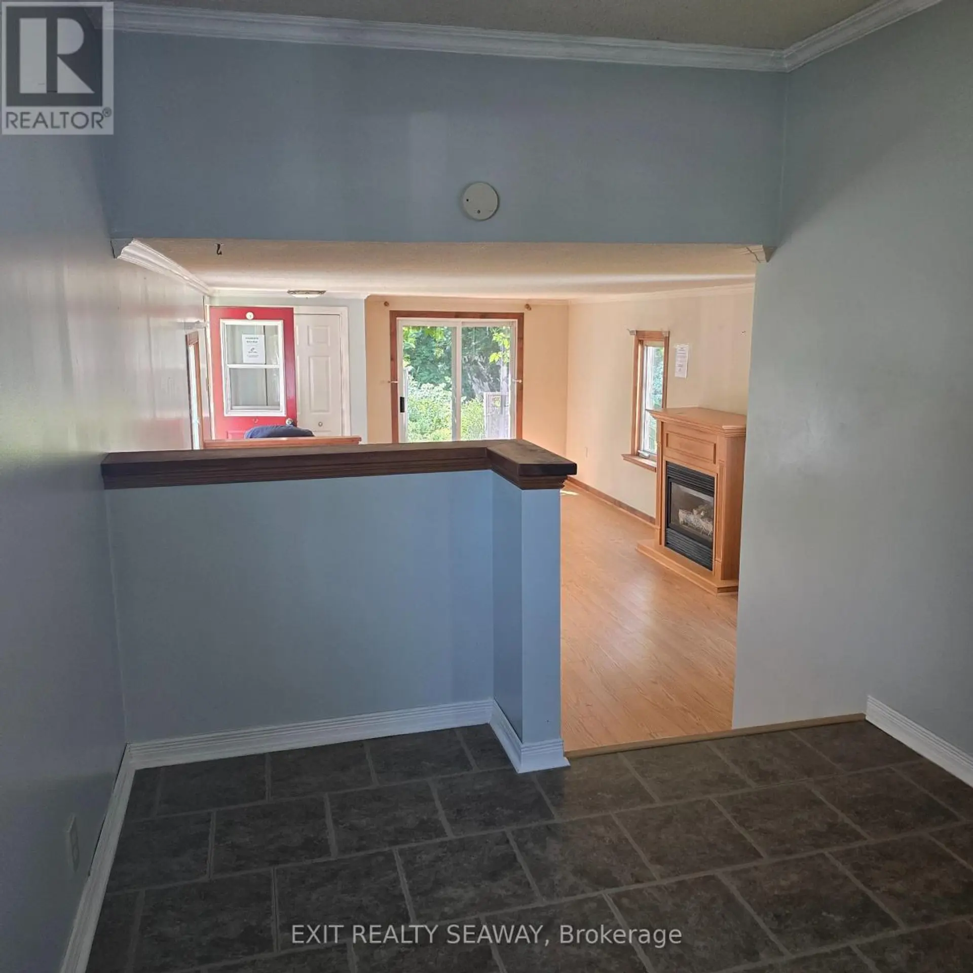 8154 VICTORIA STREET - Image 6