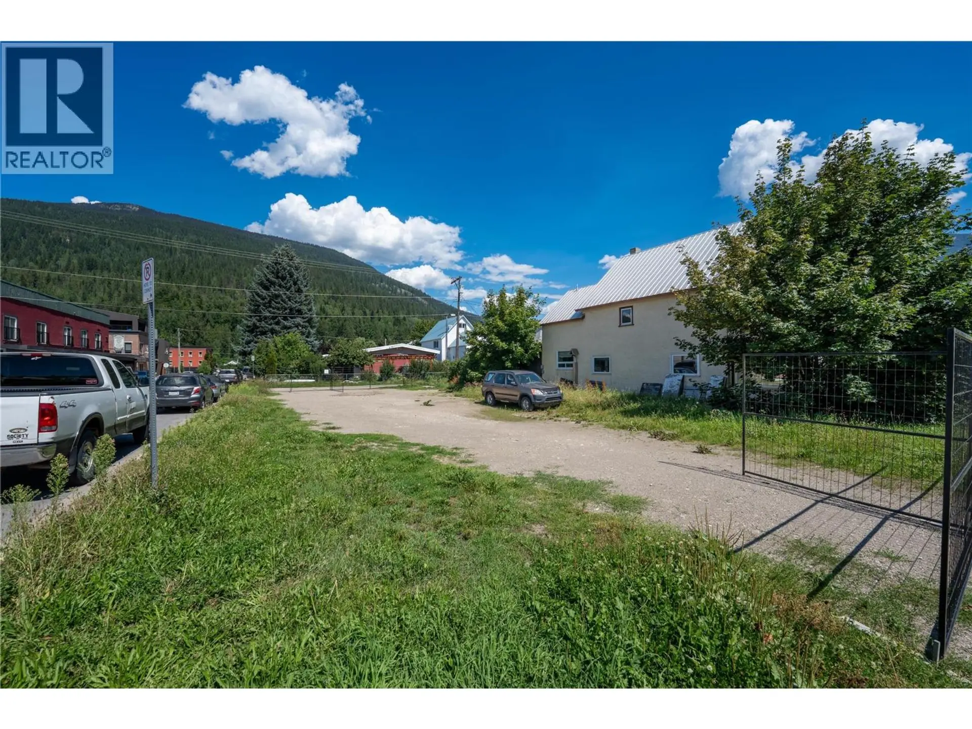 Property at 200 THIRD STREET E, Revelstoke, BC