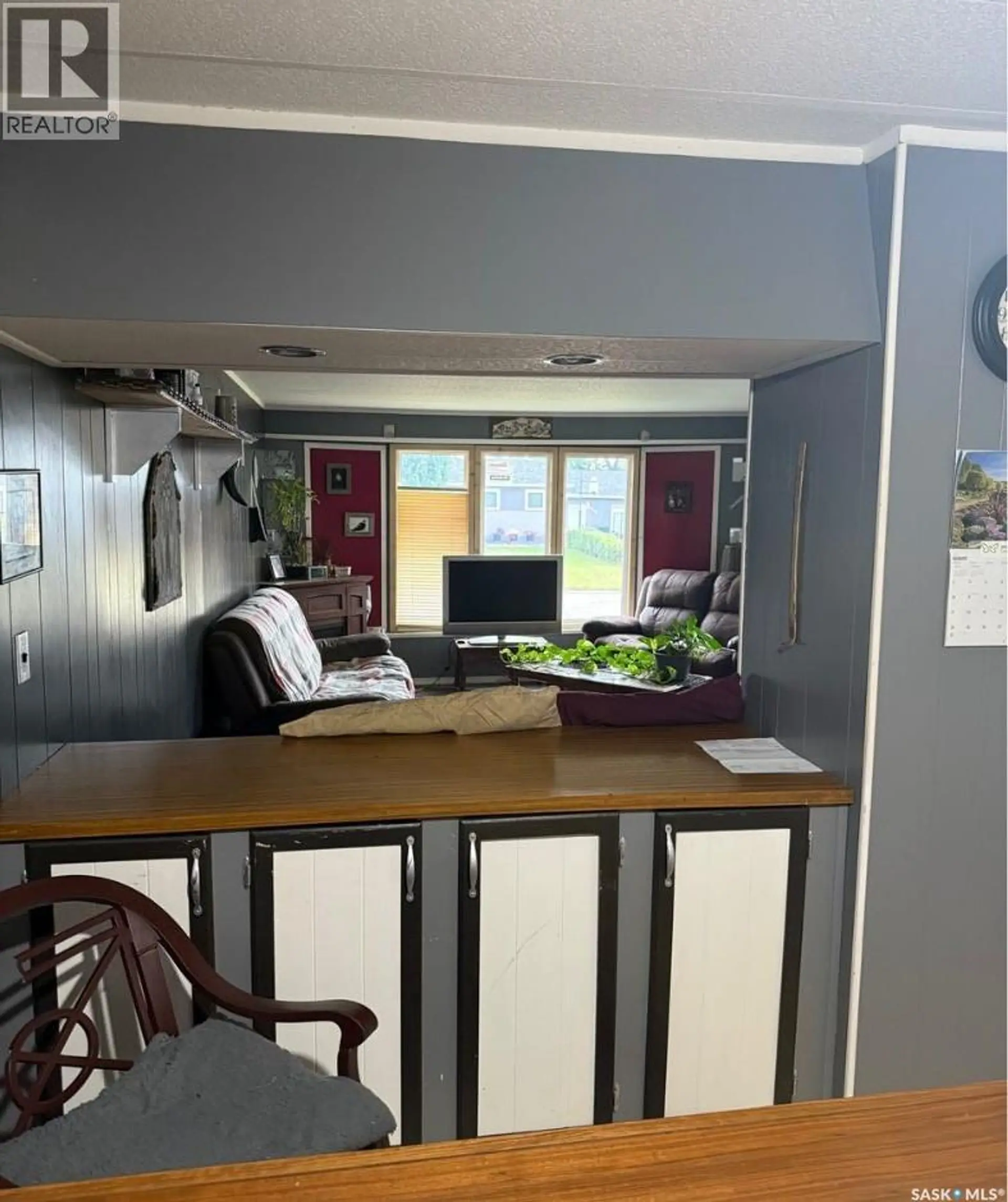 251 30th STREET W - Image 4