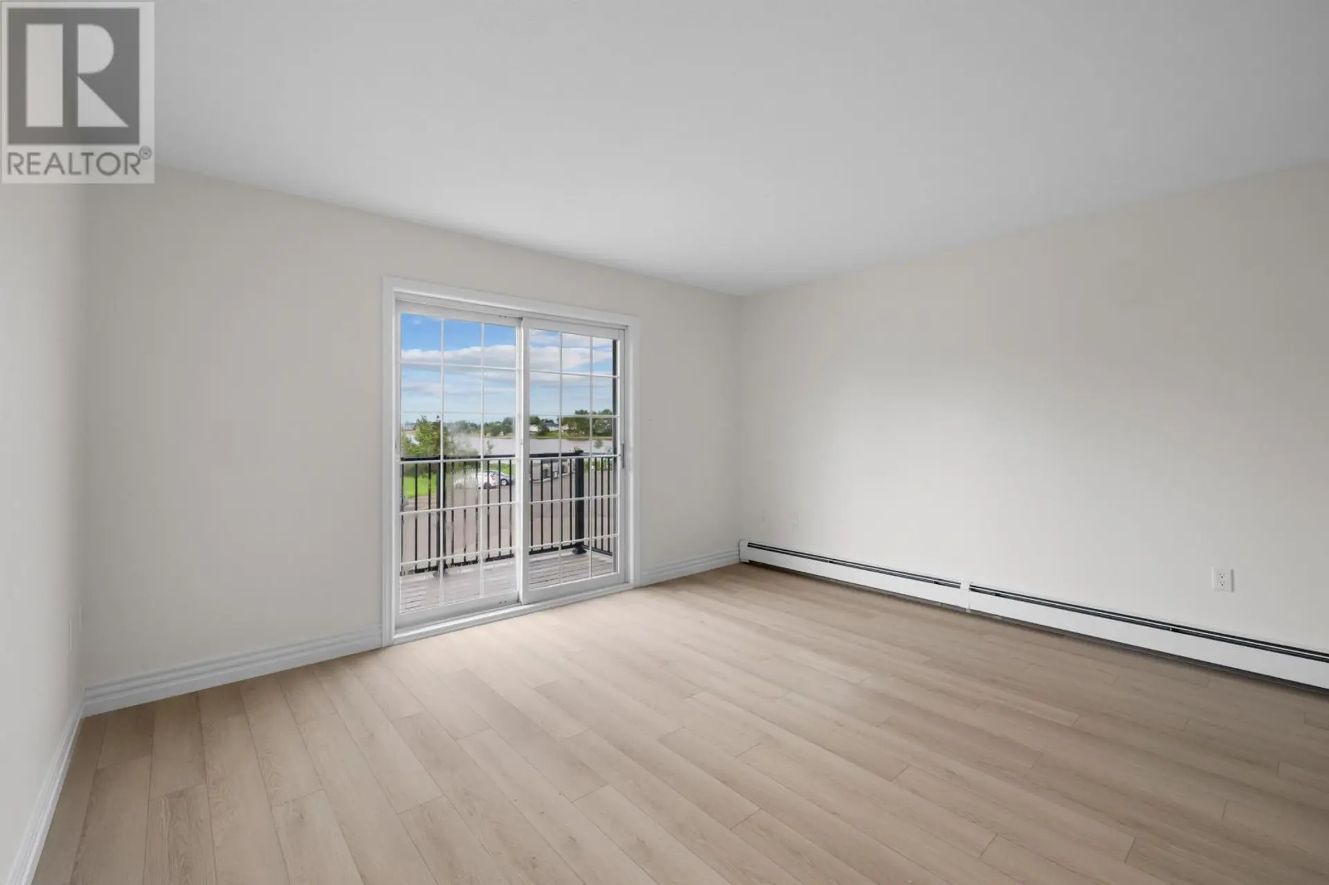 #11 22 WATERVIEW HEIGHTS - Image 10