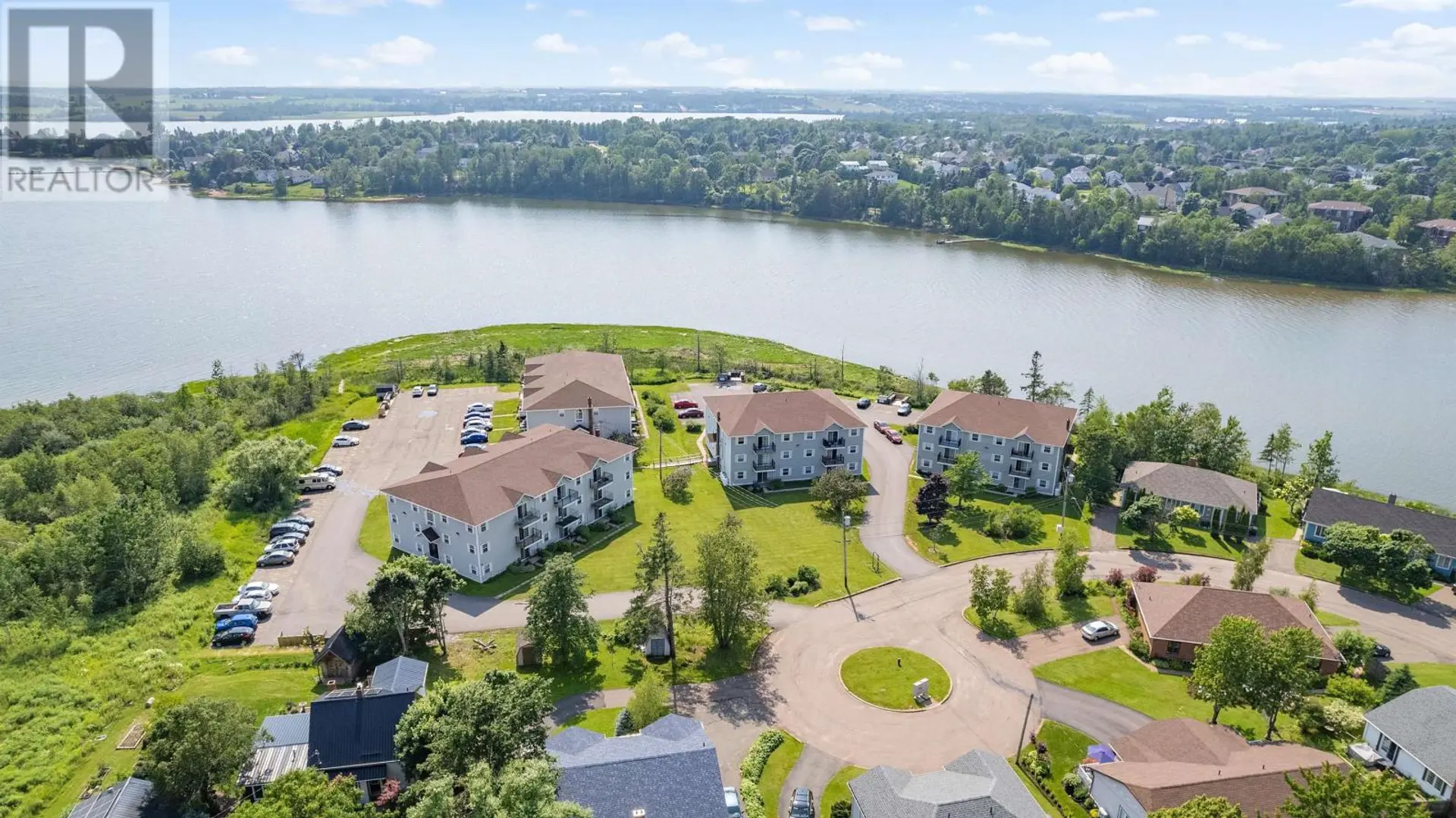 #11 22 WATERVIEW HEIGHTS - Image 3
