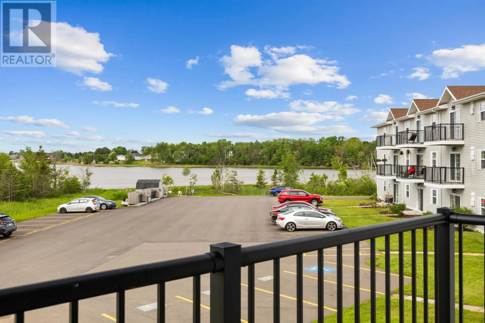 #11 22 WATERVIEW HEIGHTS - Image 2