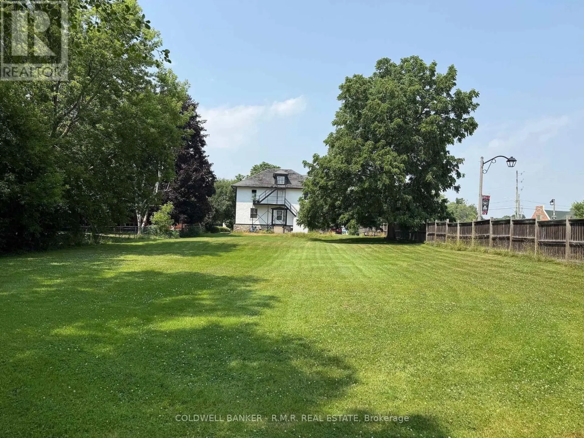 5 VIPOND ROAD W - Image 2
